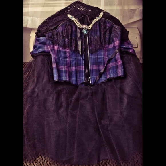 One-of-a-kind Plus-Size Formal Alt Ball-Style Ensemble, Sweet Carousel Corsetry - Picture 3 of 11